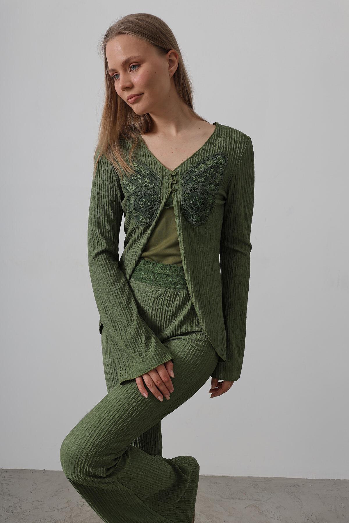 Haki Motifli Dantel İşlemeli Bluz Ve Pantolon Bürümcük Takım