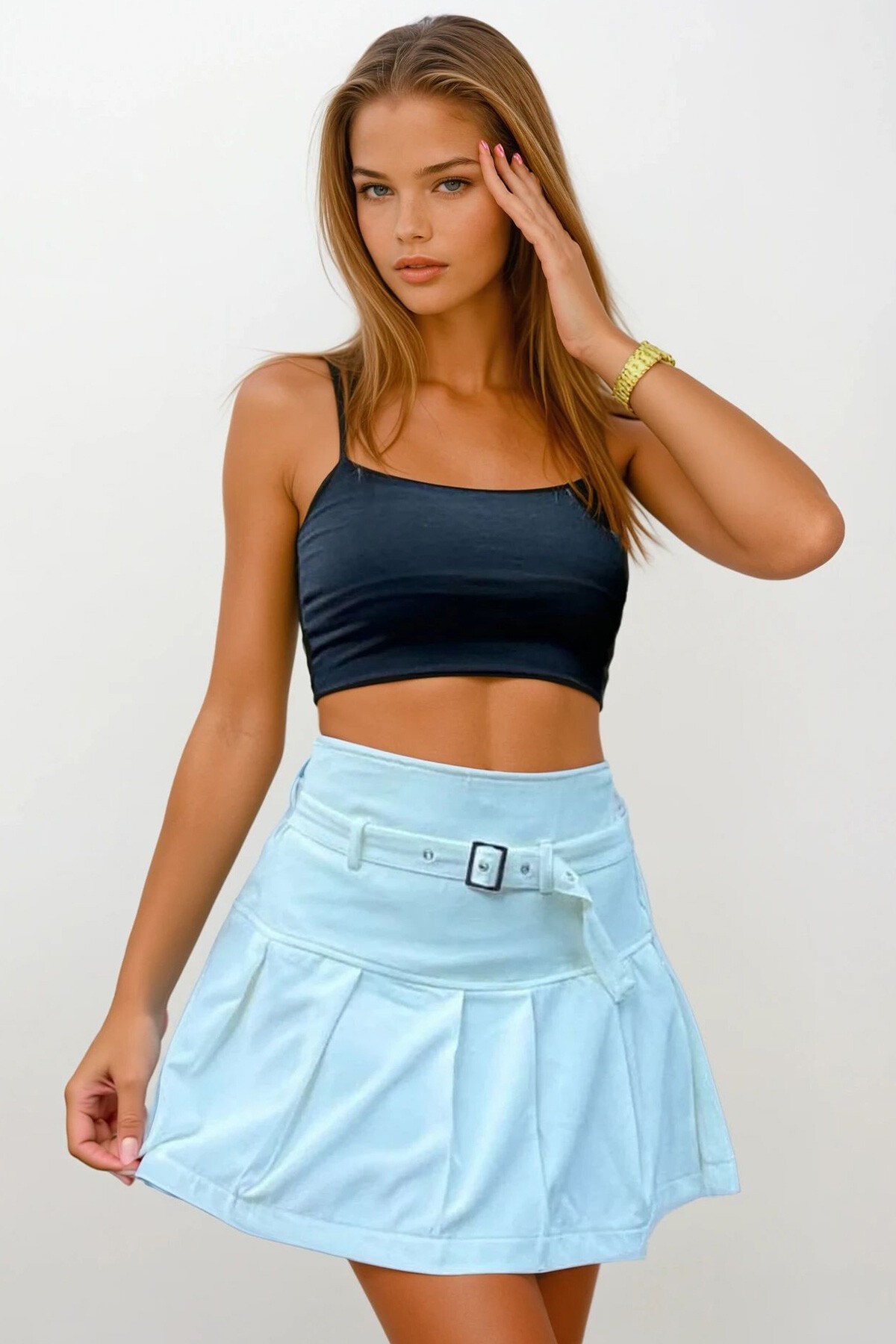 Beyaz Kemerli Piliseli Mini Etek