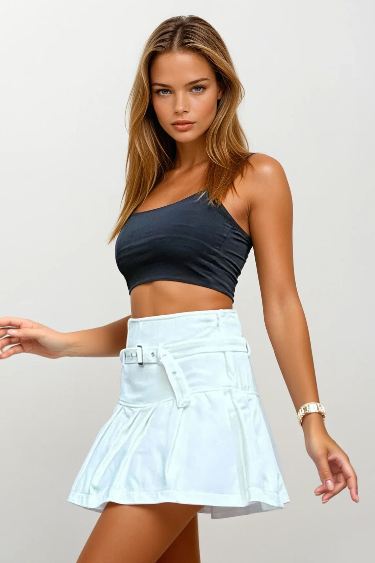 Beyaz Kemerli Piliseli Mini Etek