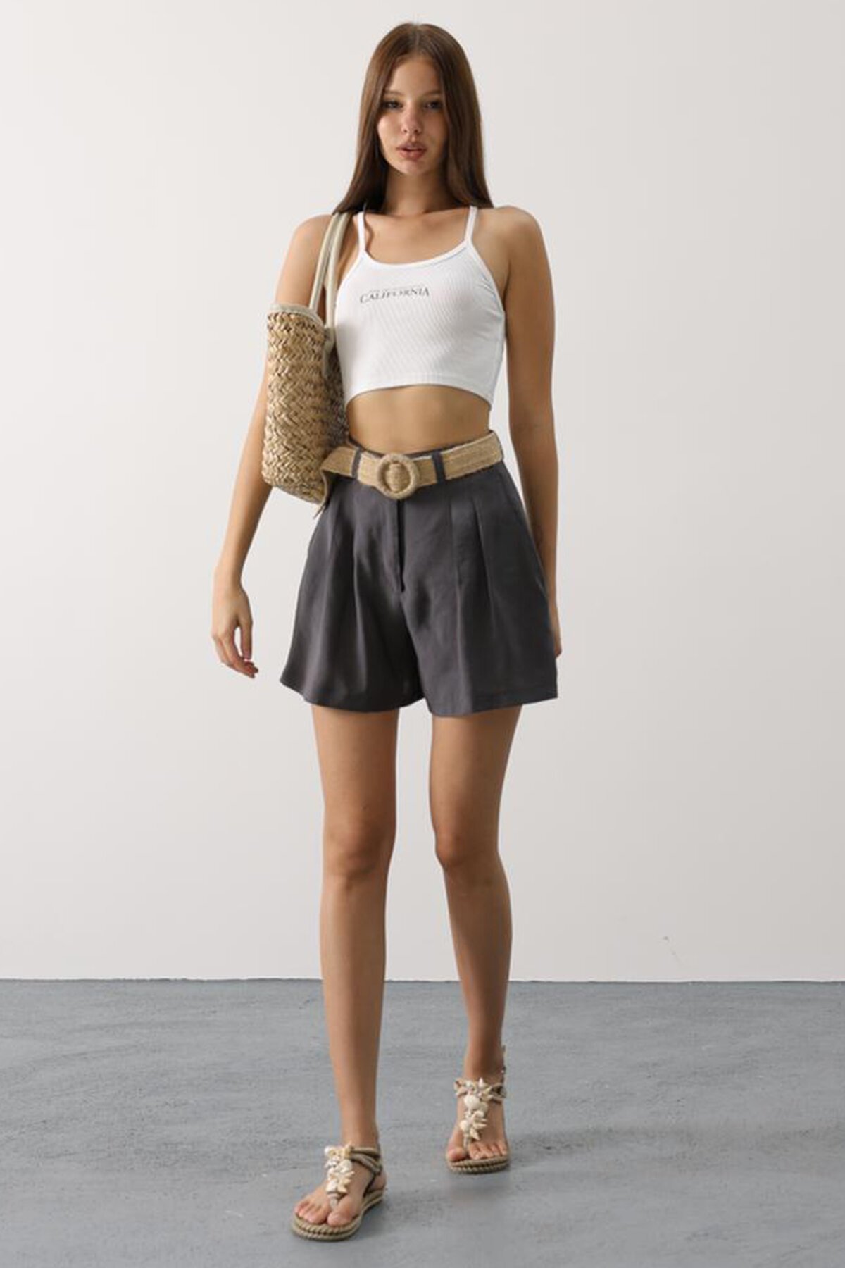 Antrasit Kemerli Rahat Kesim Şort