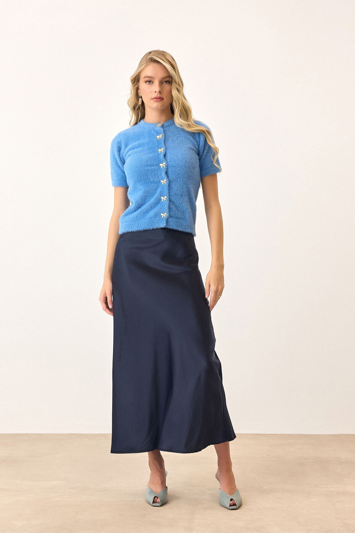 Mavi Kısa Kollu Düğmeli Triko Hırka