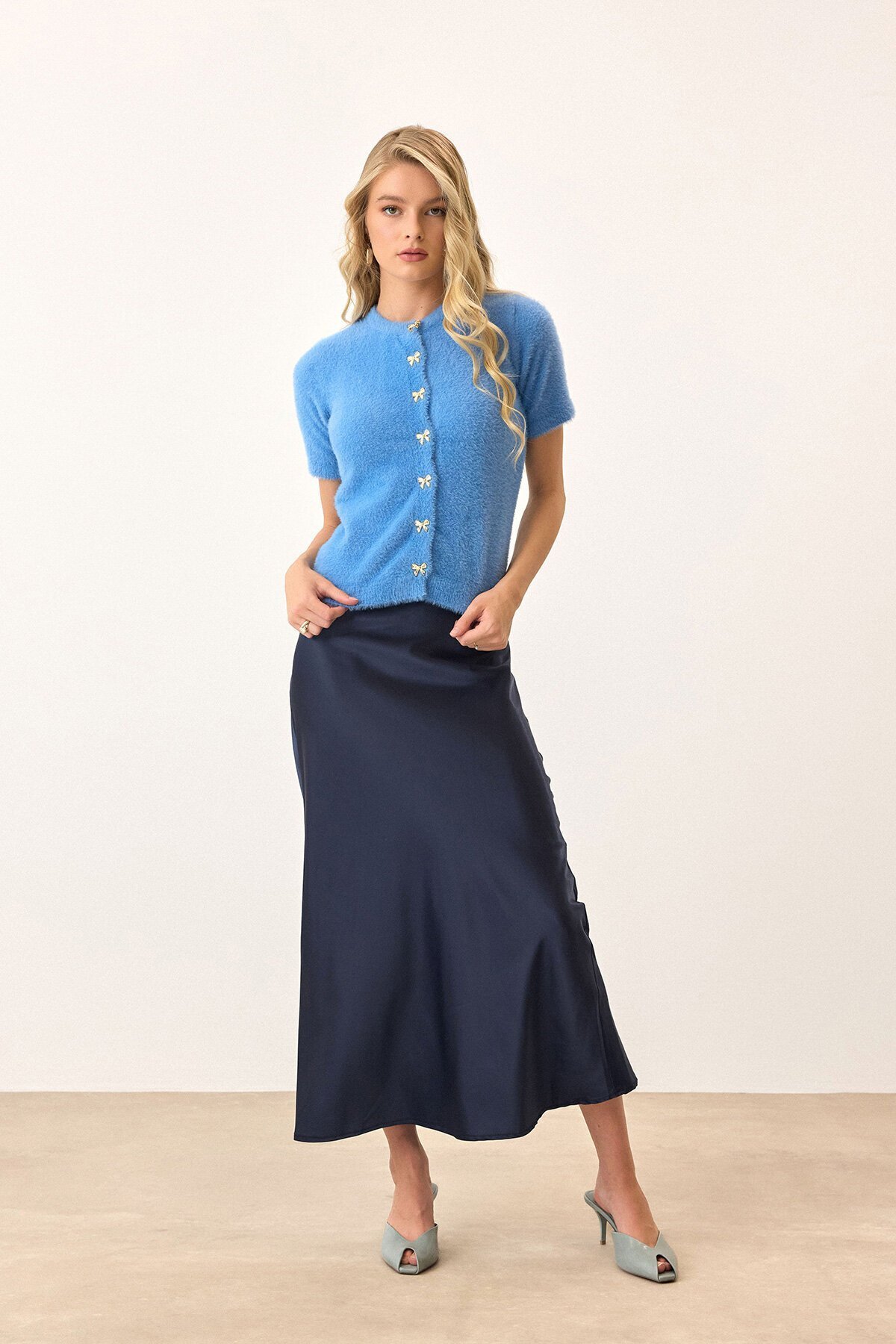 Mavi Kısa Kollu Düğmeli Triko Hırka