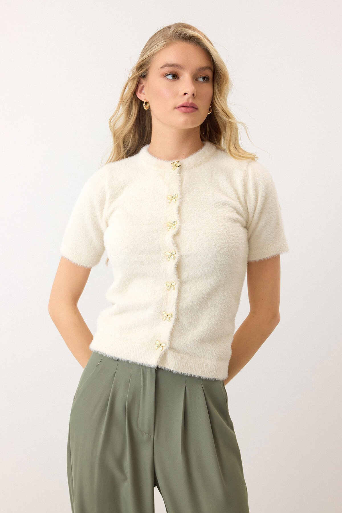 Krem Kısa Kollu Düğmeli Triko Hırka