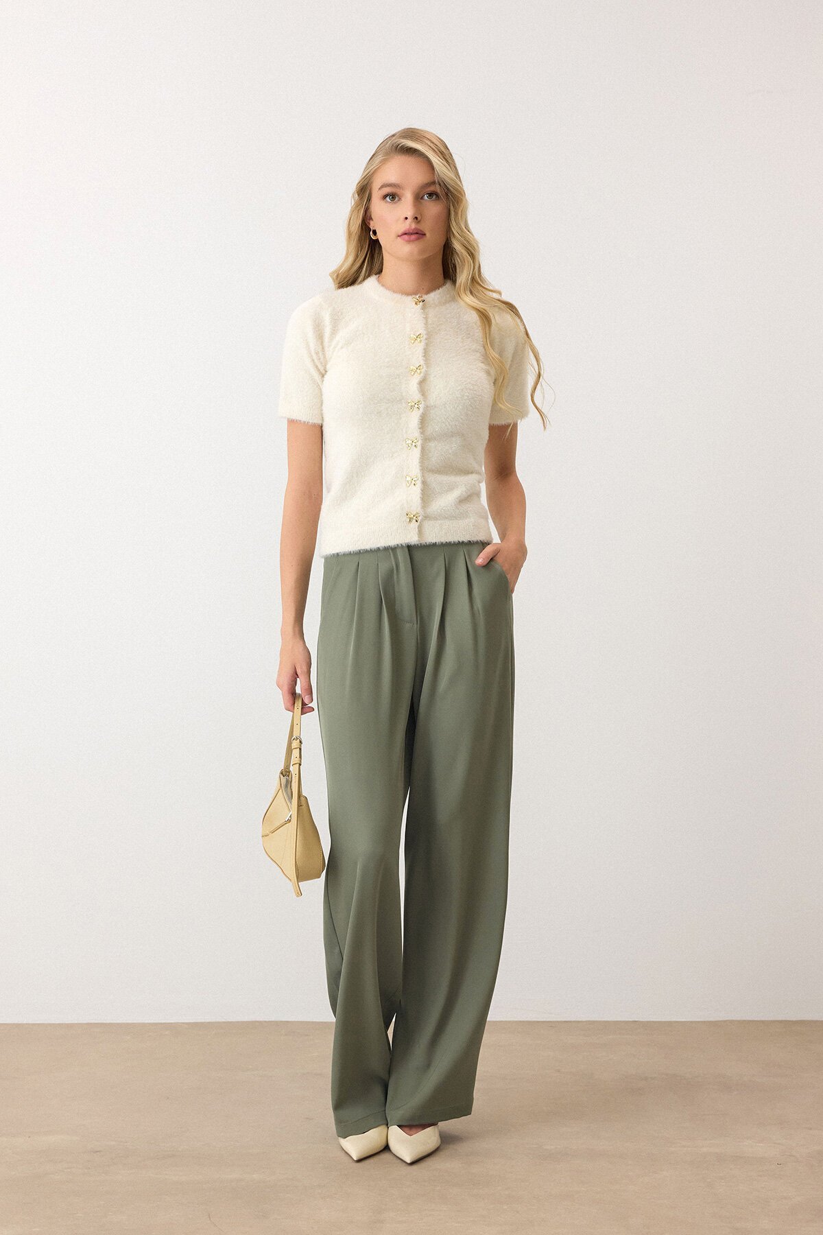 Krem Kısa Kollu Düğmeli Triko Hırka