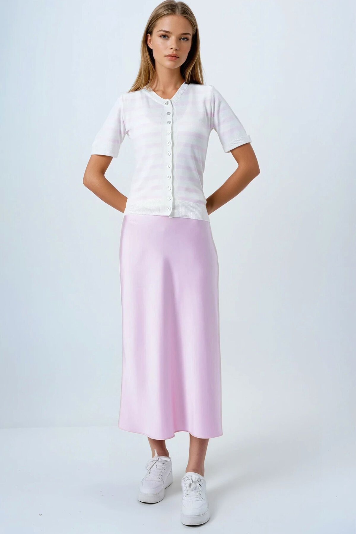 Pembe Kolsuz Bluz Ve Düğmeli Triko Hırka