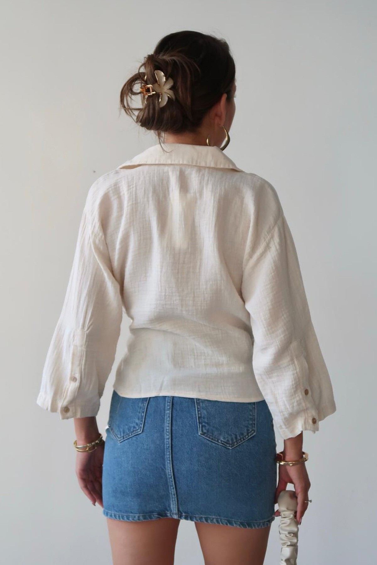 Krem Kruvaze Yaka Bağlamalı Müslin Bluz