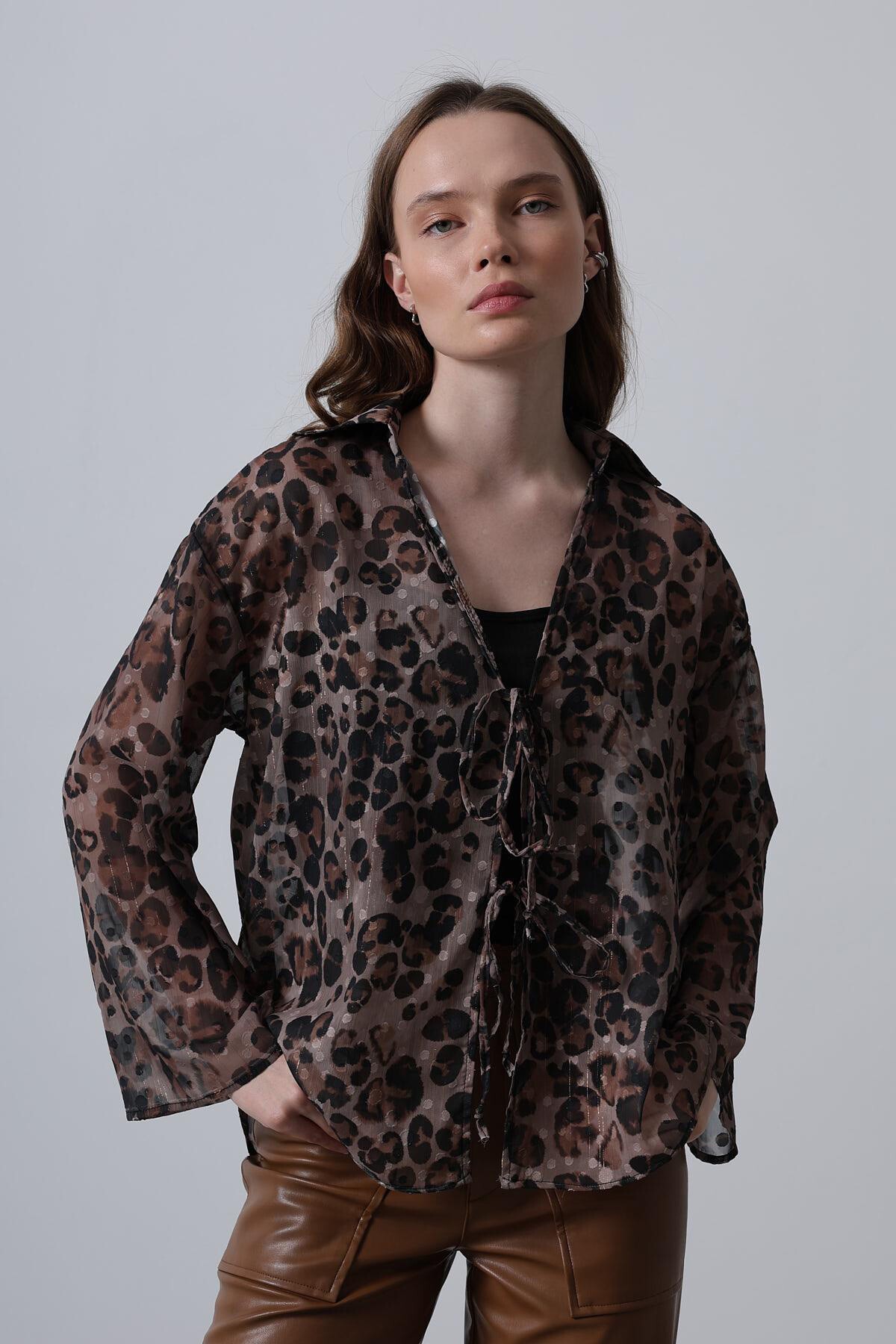Siyah-Kahve Leopar Desenli Bağlama Detaylı Şifon Bluz