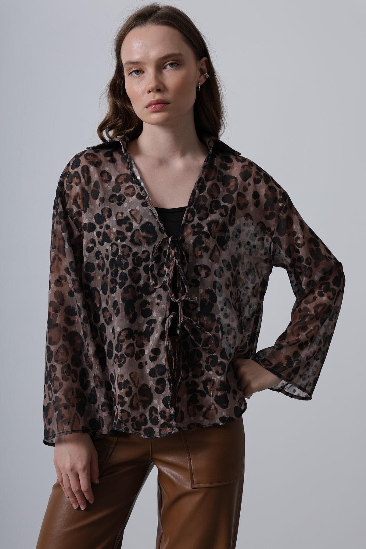 Siyah-Kahve Leopar Desenli Bağlama Detaylı Şifon Bluz