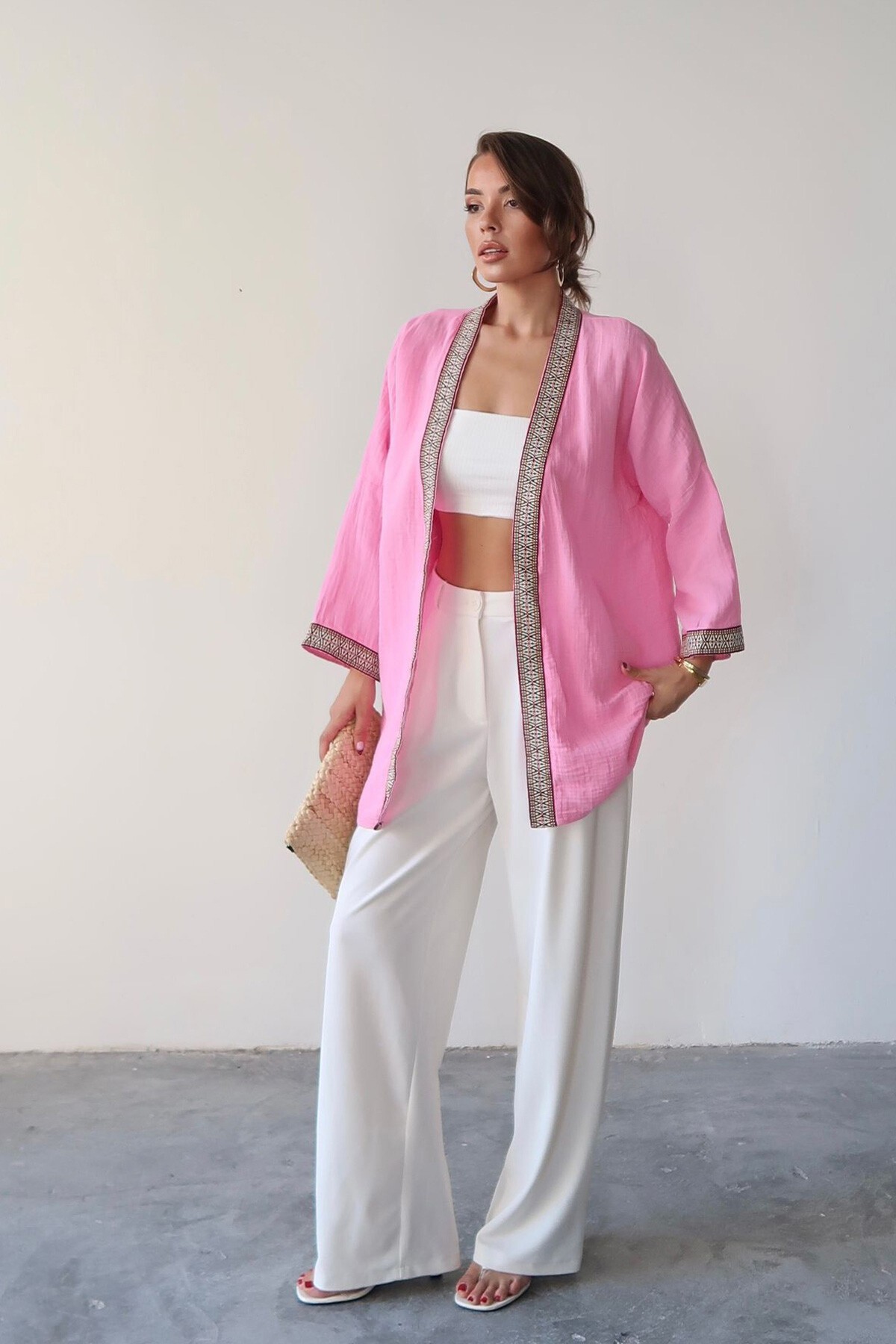 Pembe Nakış Detaylı Keten Kimono