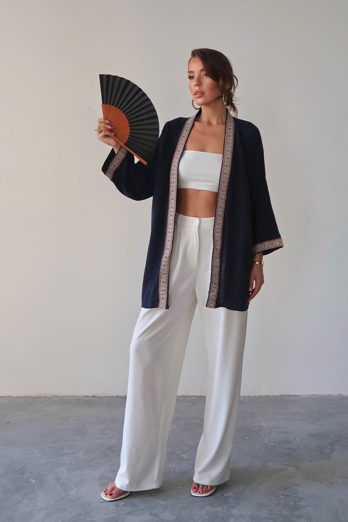 Lacivert Nakış Detaylı Keten Kimono