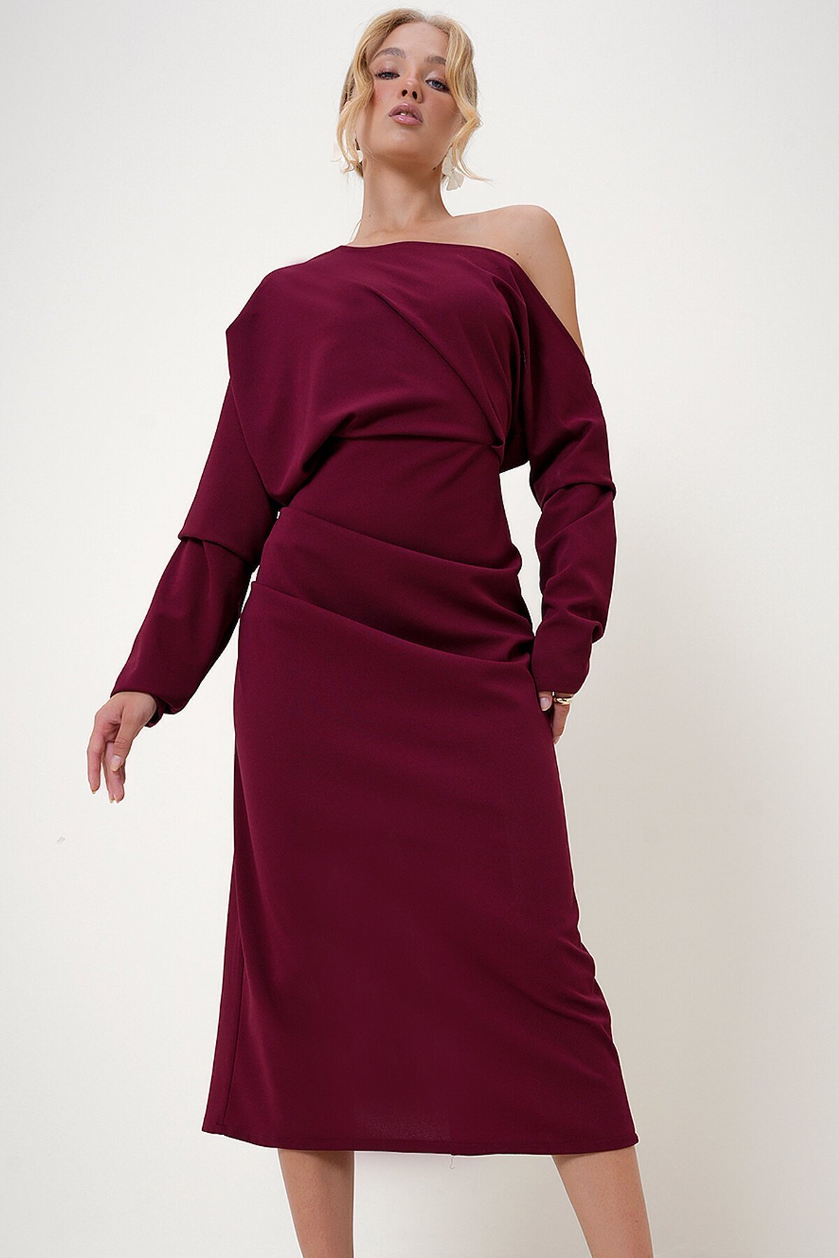 Bordo Omuz Dekolteli Drapeli Maxi Boy Krep Örme Elbise