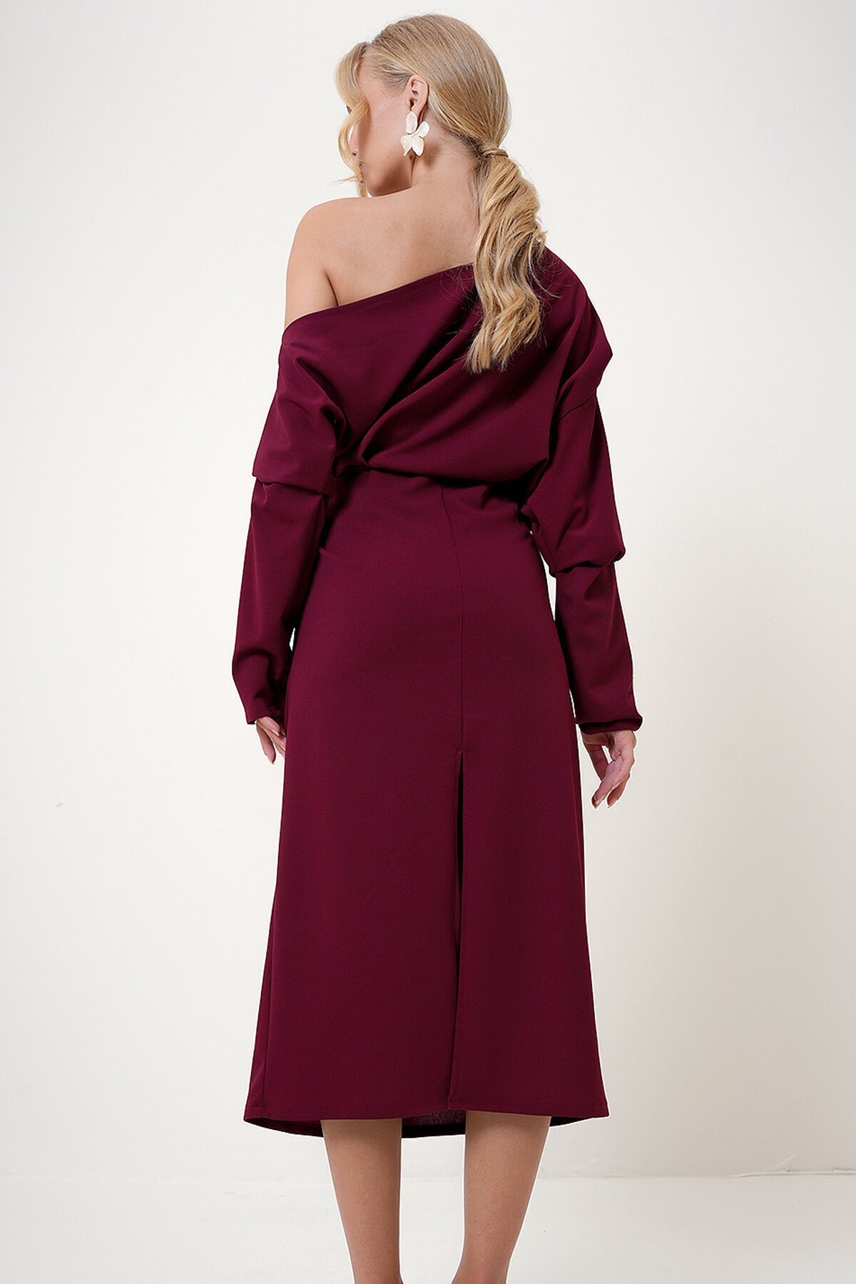 Bordo Omuz Dekolteli Drapeli Maxi Boy Krep Örme Elbise