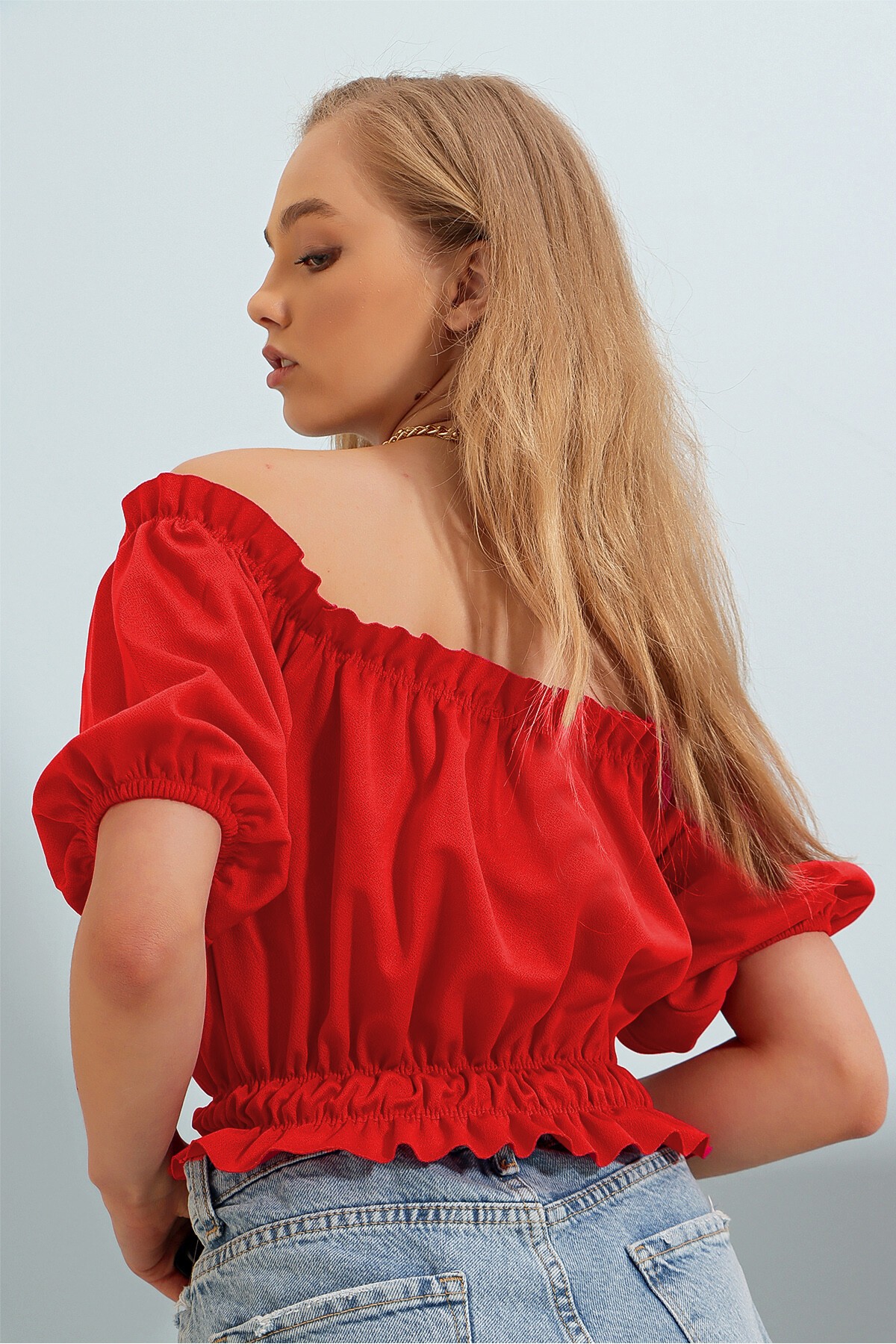 Kırmızı Önü Büzgü Bağlamalı Balon Kol Crop Bluz