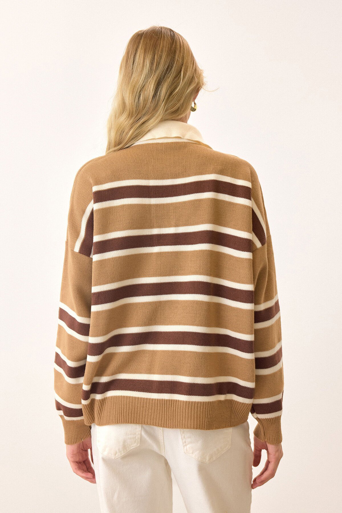 Bej Polo Yaka Düğmeli Triko Kazak