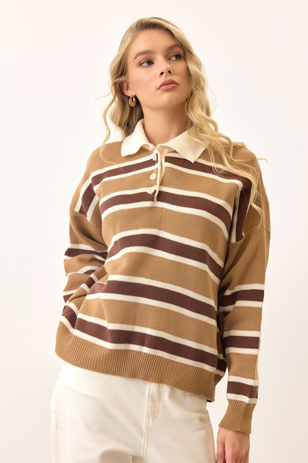 Bej Polo Yaka Düğmeli Triko Kazak