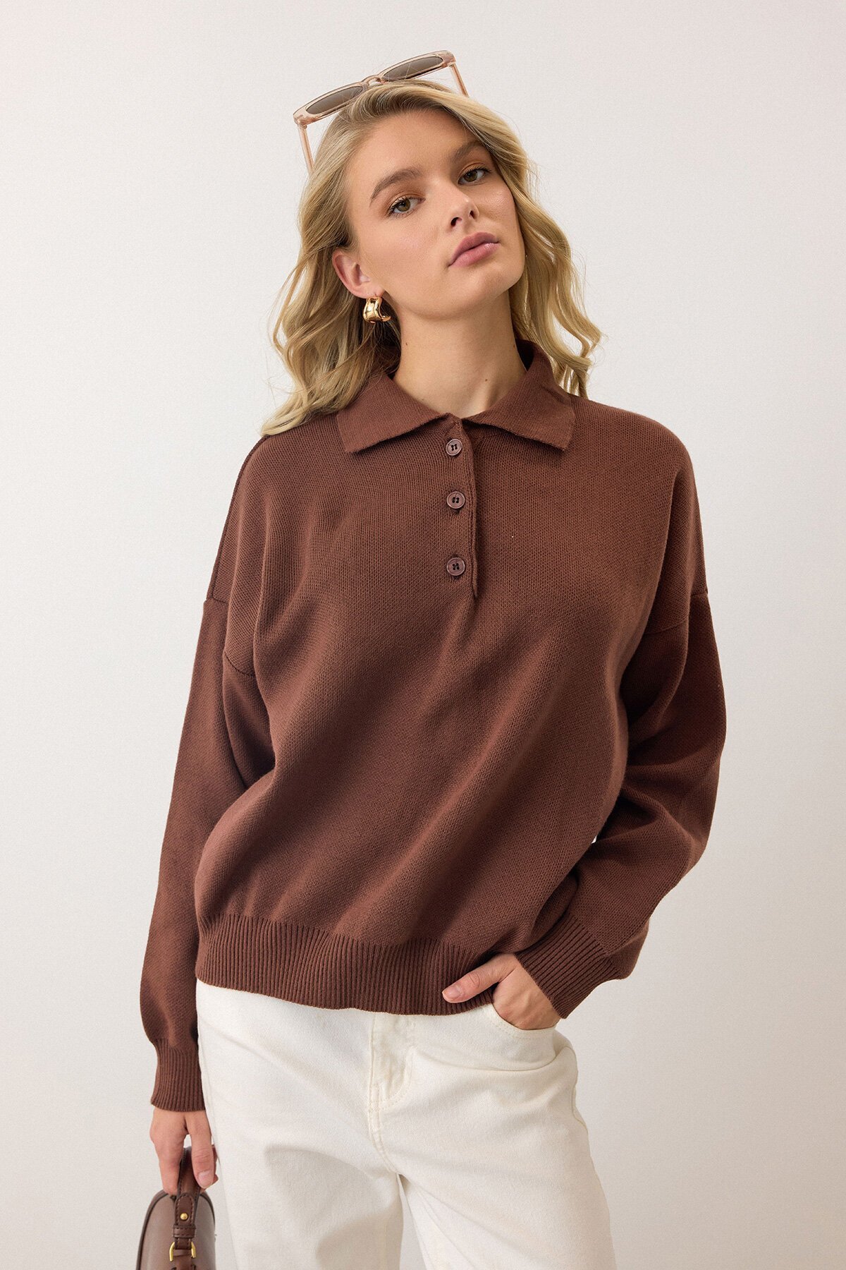 Kahverengi Polo Yaka Düğmeli Triko Kazak