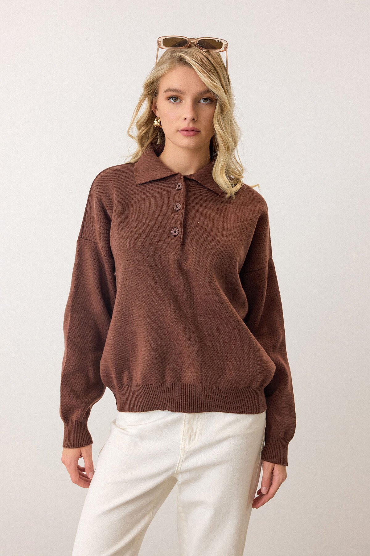 Kahverengi Polo Yaka Düğmeli Triko Kazak