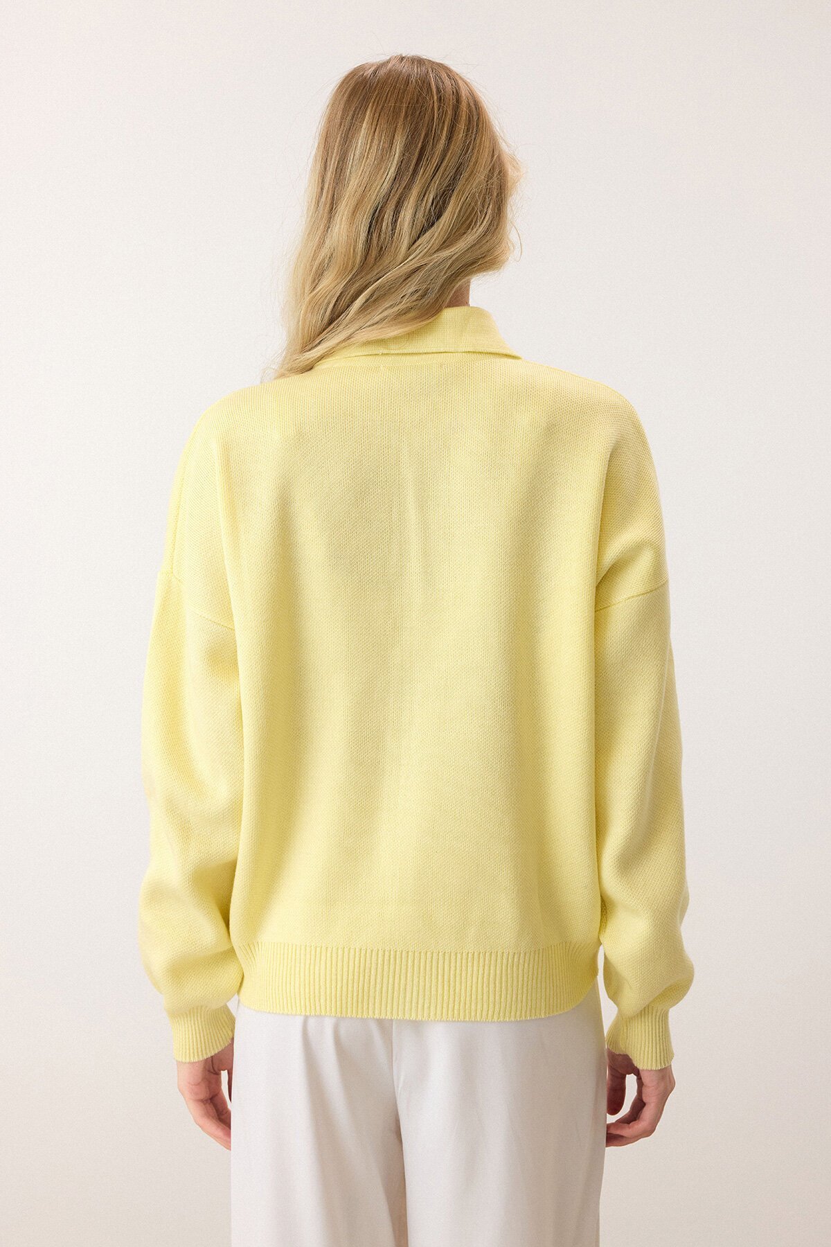 Sarı Polo Yaka Düğmeli Triko Kazak