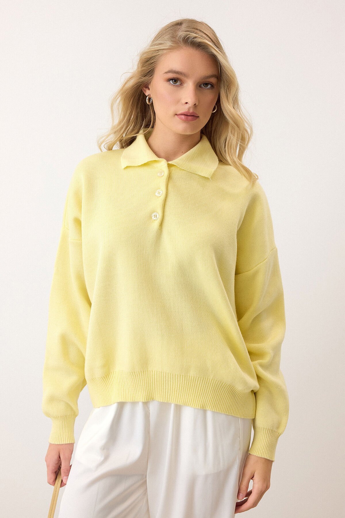 Sarı Polo Yaka Düğmeli Triko Kazak
