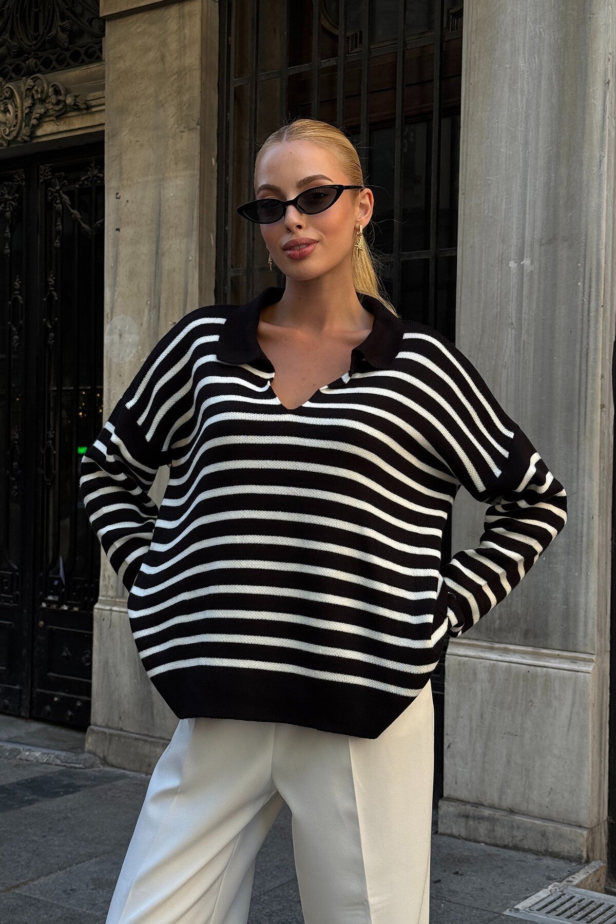 Siyah-Çizgili Polo Yaka Yarım Pat Oversize Triko Kazak