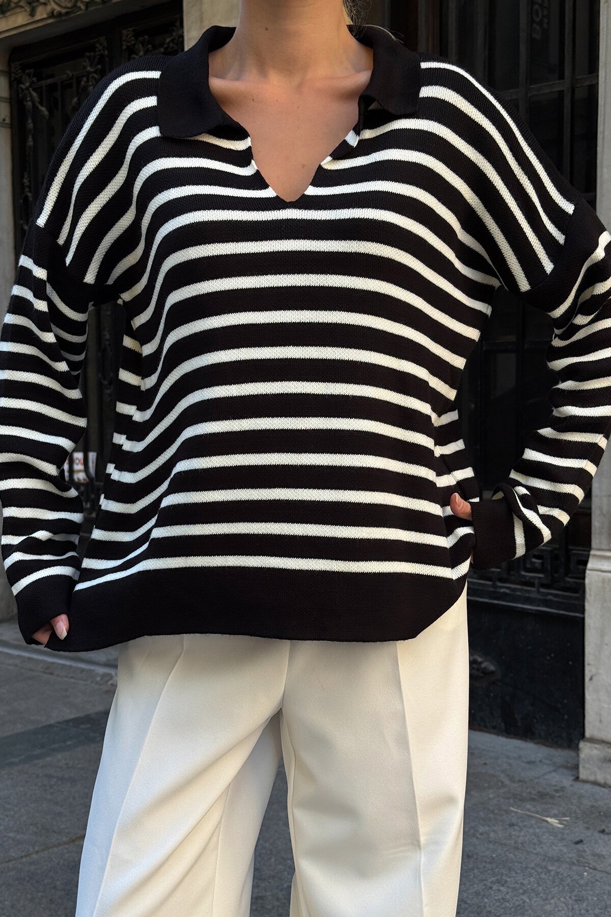 Siyah-Çizgili Polo Yaka Yarım Pat Oversize Triko Kazak