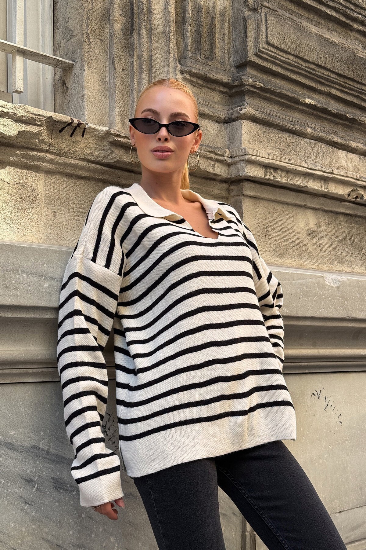 Ekru-Siyah Polo Yaka Yarım Pat Oversize Triko Kazak