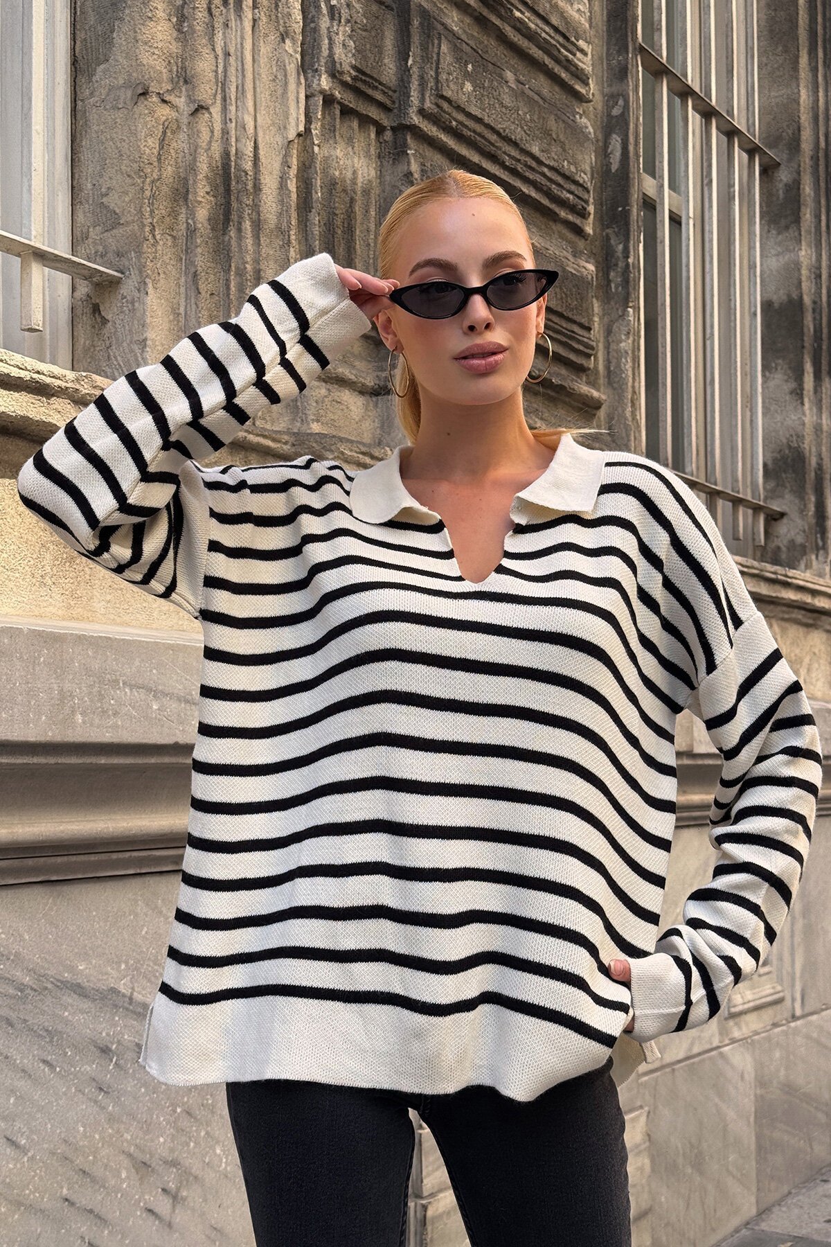 Ekru-Siyah Polo Yaka Yarım Pat Oversize Triko Kazak