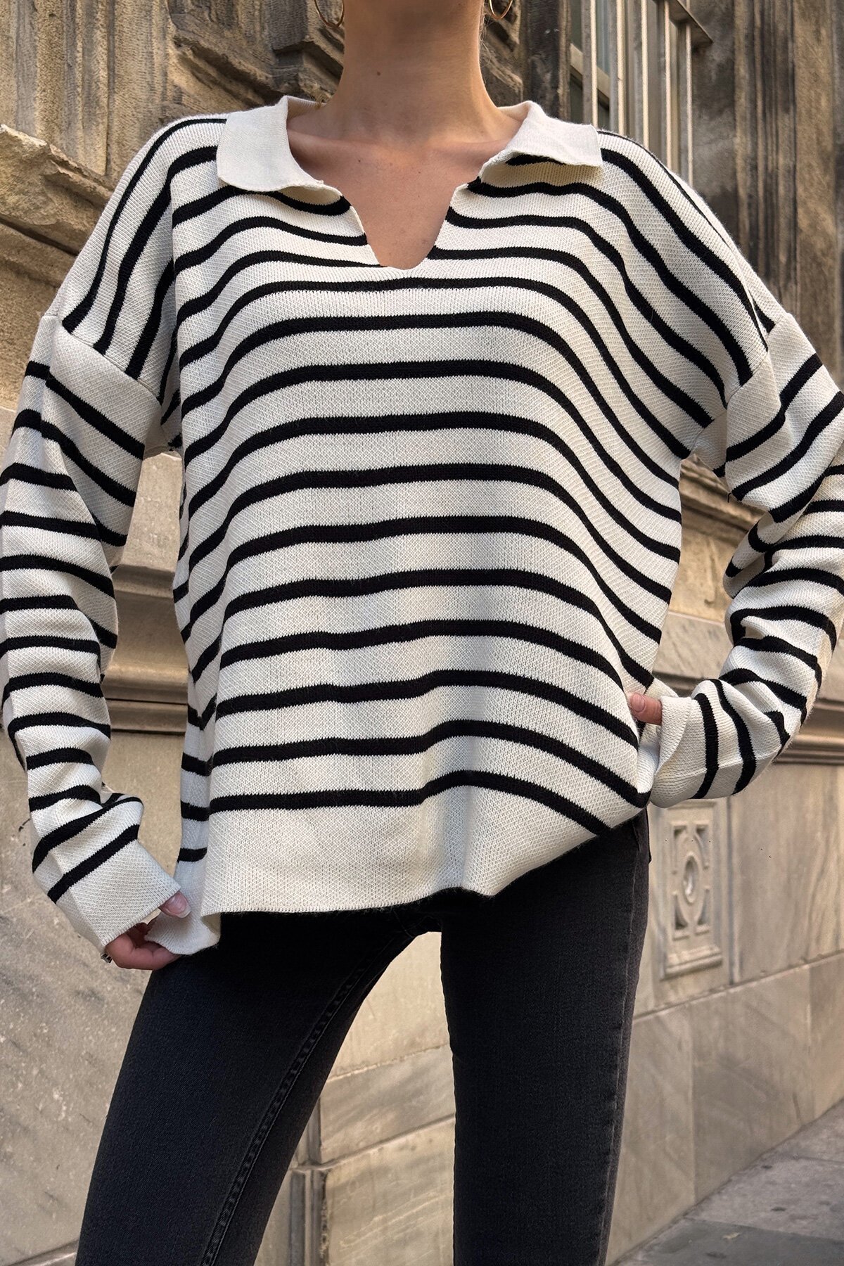 Ekru-Siyah Polo Yaka Yarım Pat Oversize Triko Kazak