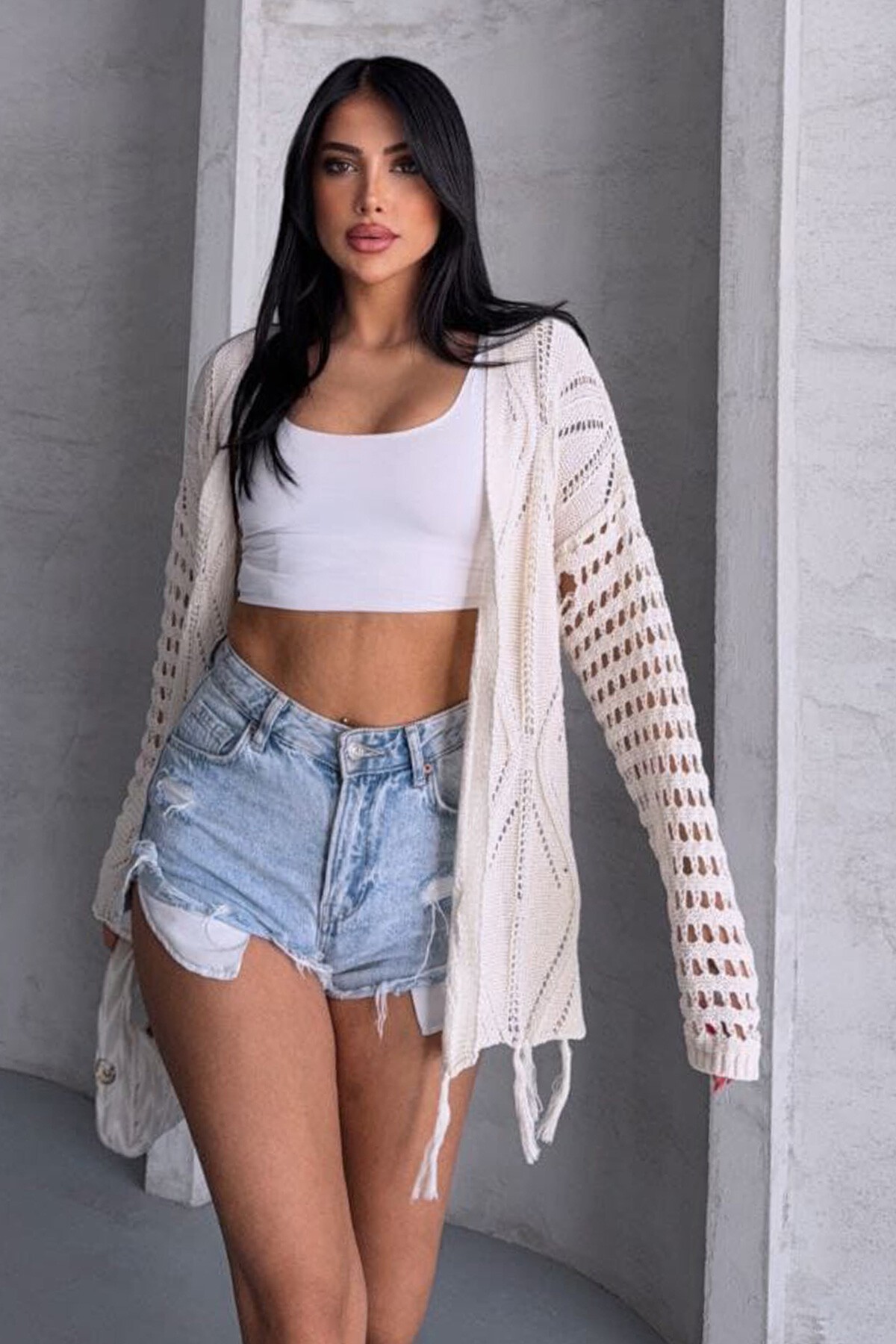 Ekru Püsküllü Ajurlu Hırka