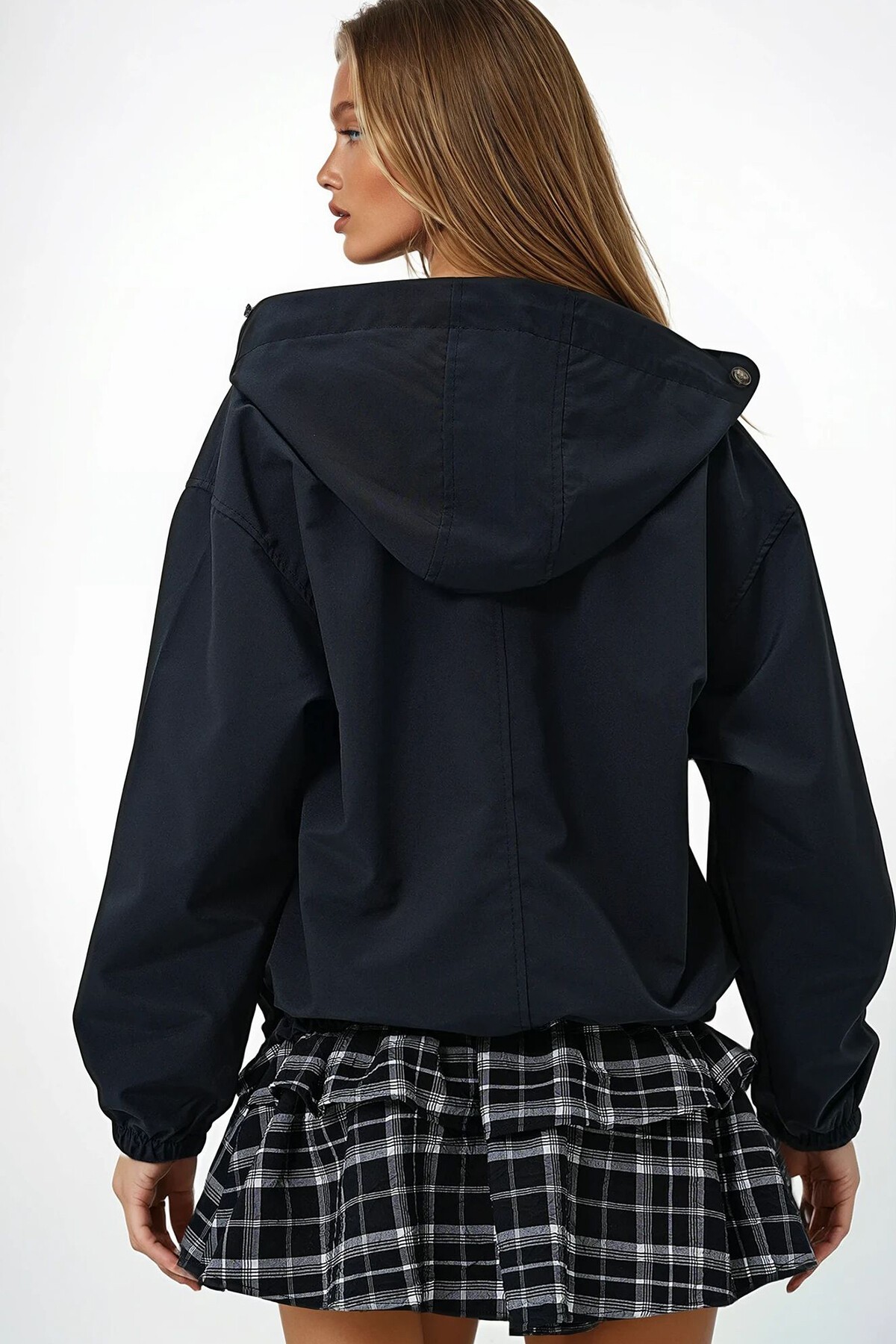 Siyah Kapüşonlu Gizli Cepli Önü Fermuarlı Mevsimlik Ceket