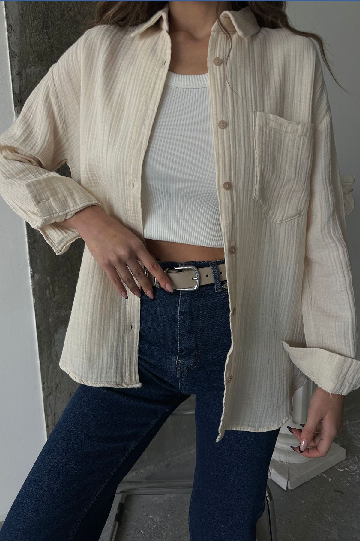 Krem Tek Cepli Oversize Müslin Gömlek