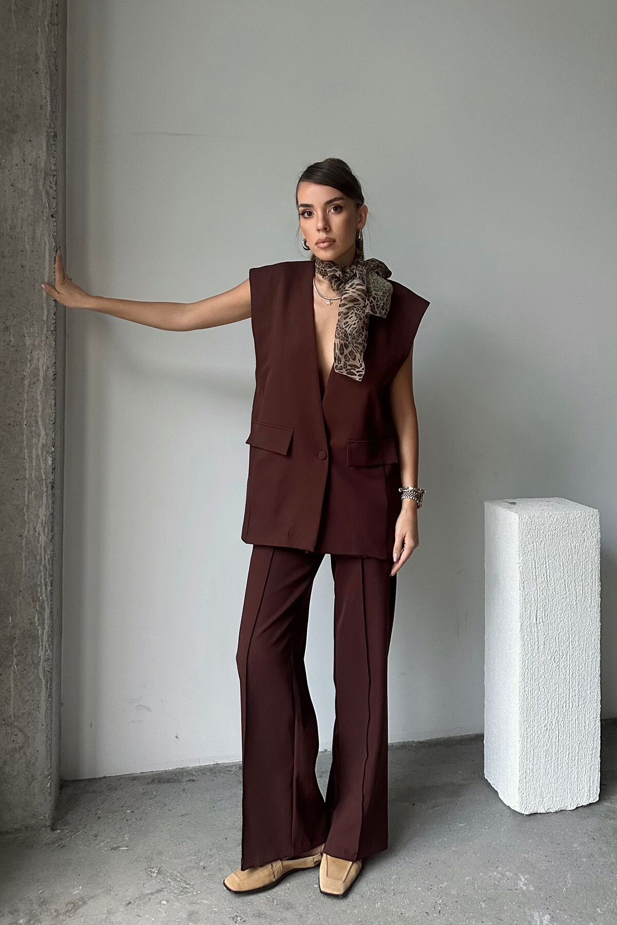 Kahverengi Tek Düğmeli Cep Kapaklı Oversize Yelek