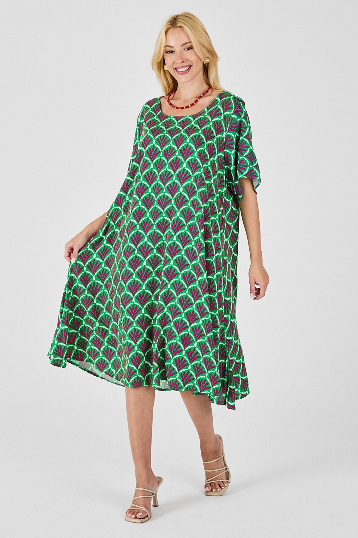 Yeşil U Yaka Kısa Kollu Midi Boy Desenli Elbise