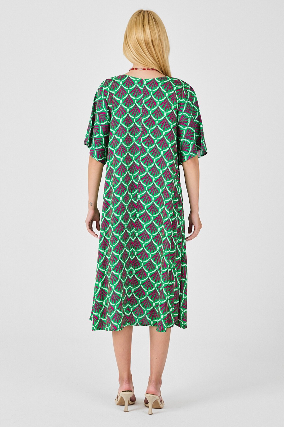 Yeşil U Yaka Kısa Kollu Midi Boy Desenli Elbise