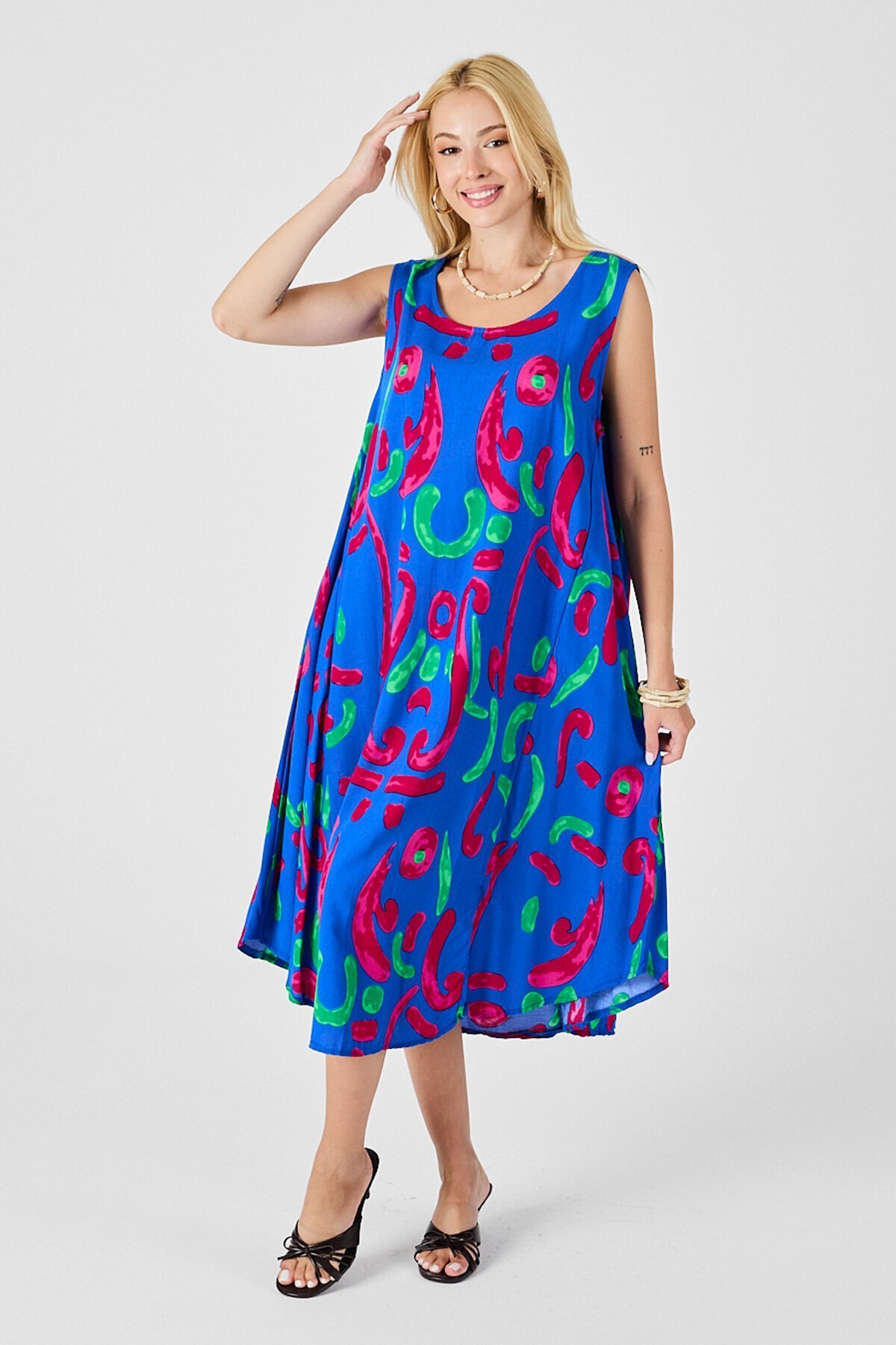 Mavi U Yaka Kolsuz Asimetrik Kesim Midi Boy Elbise