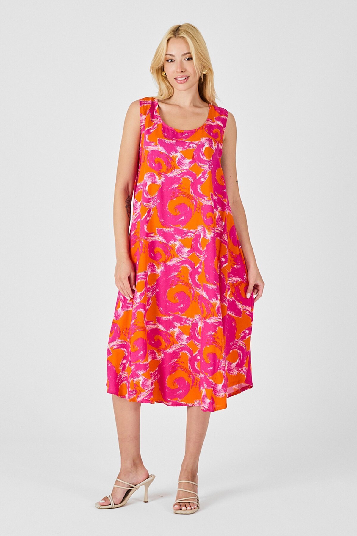 Turuncu U Yaka Kolsuz Asimetrik Kesim Midi Boy Elbise