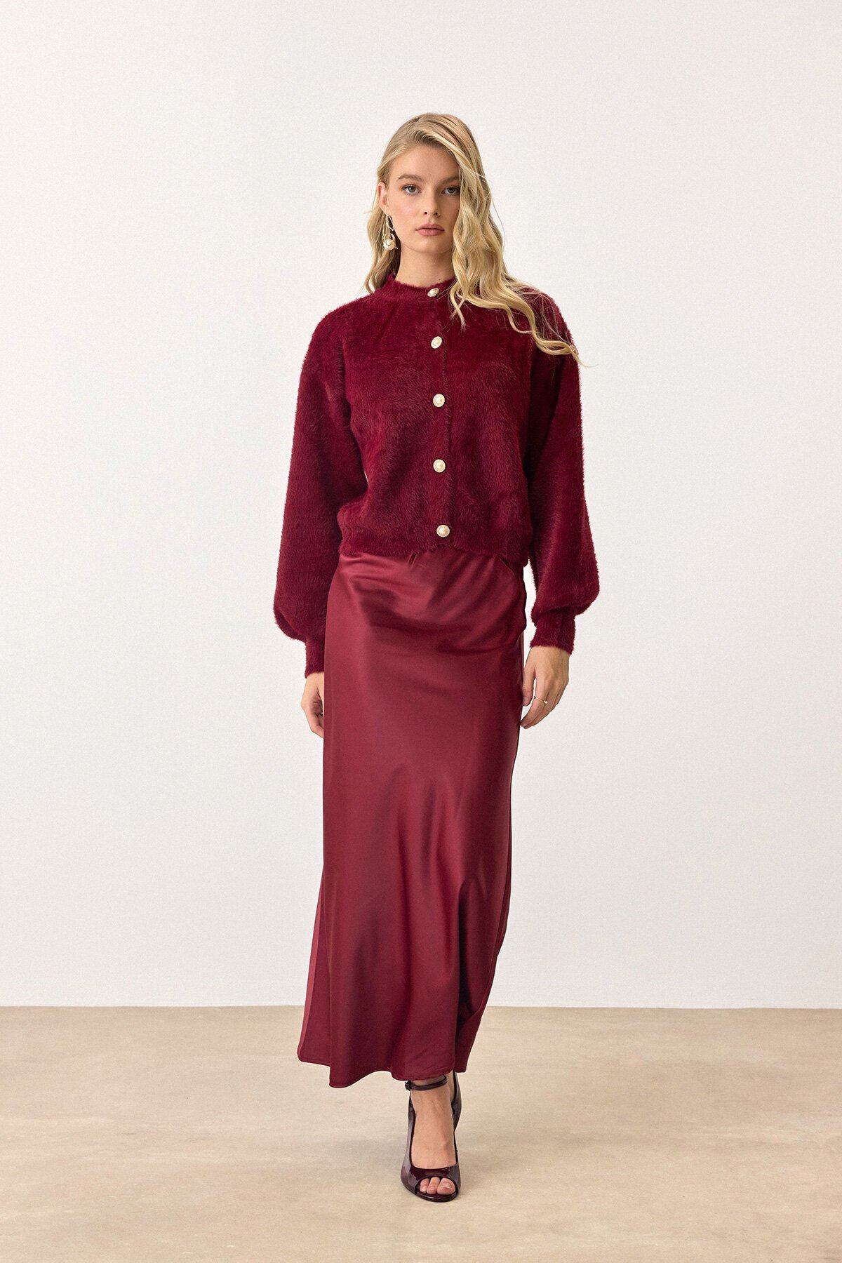 Bordo Uzun Kollu Düğmeli Tüylü Triko Hırka