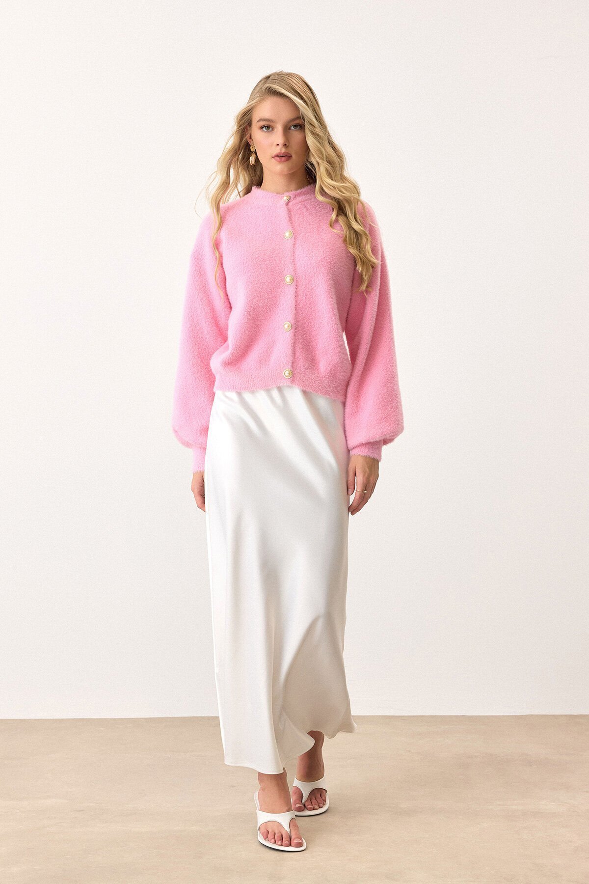 Pembe Uzun Kollu Düğmeli Tüylü Triko Hırka