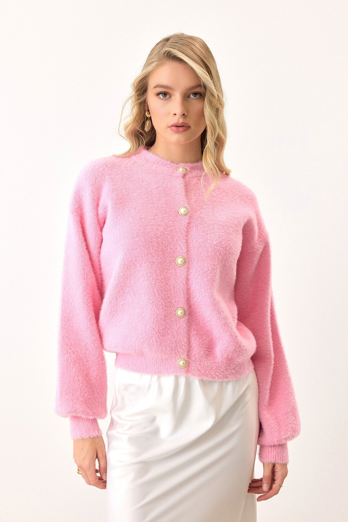 Pembe Uzun Kollu Düğmeli Tüylü Triko Hırka