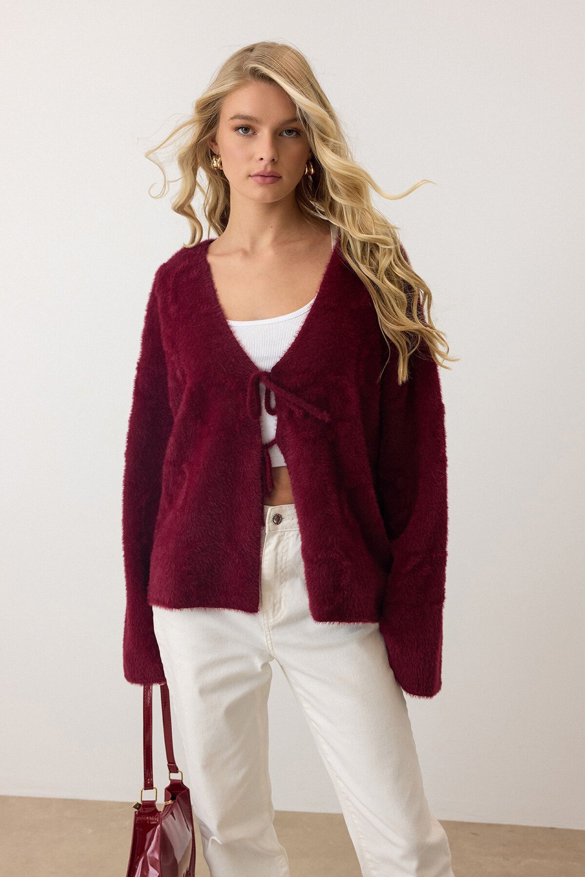 Bordo V Yaka Bağcık Detaylı Desenli Triko Hırka