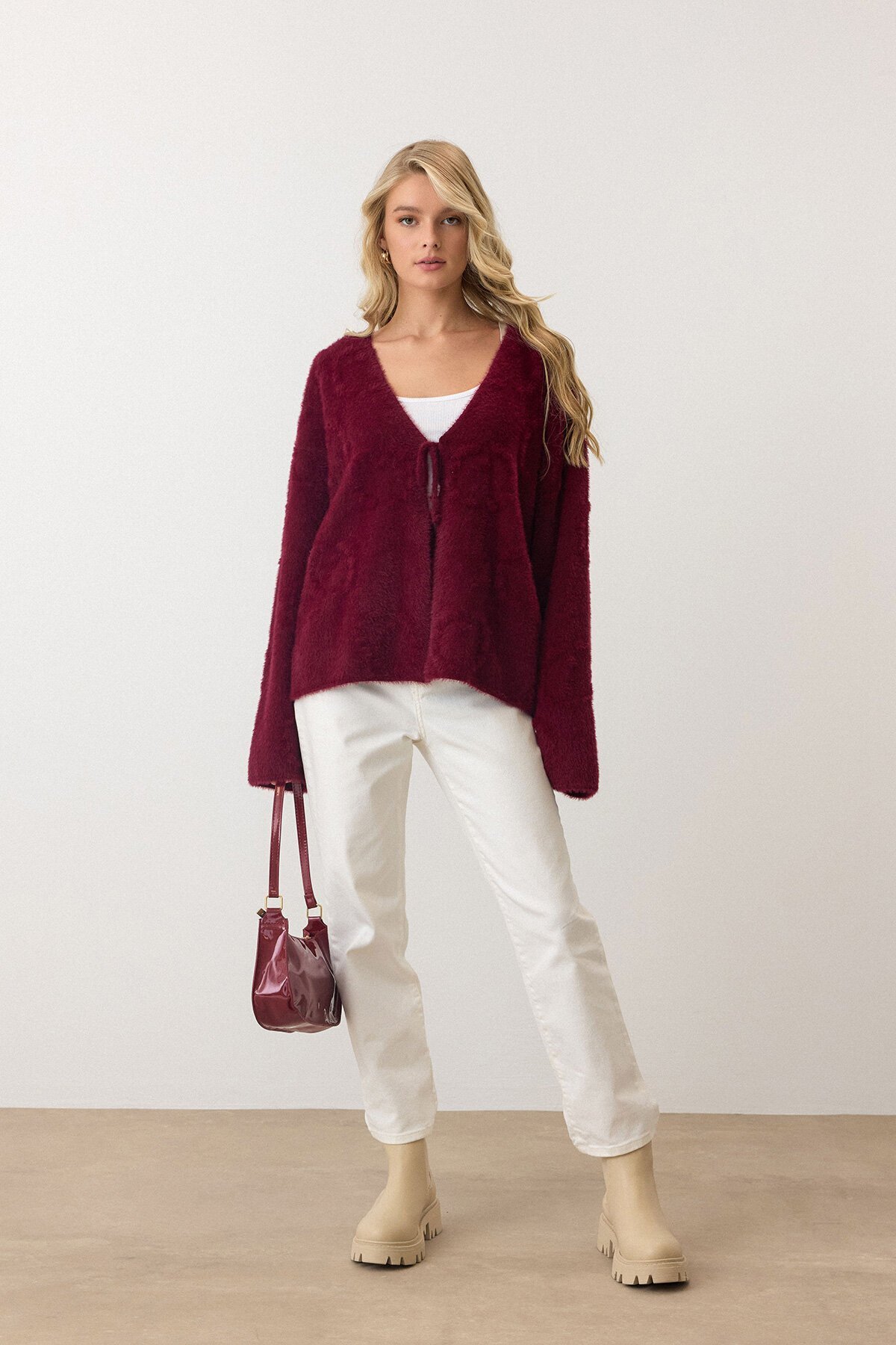 Bordo V Yaka Bağcık Detaylı Desenli Triko Hırka