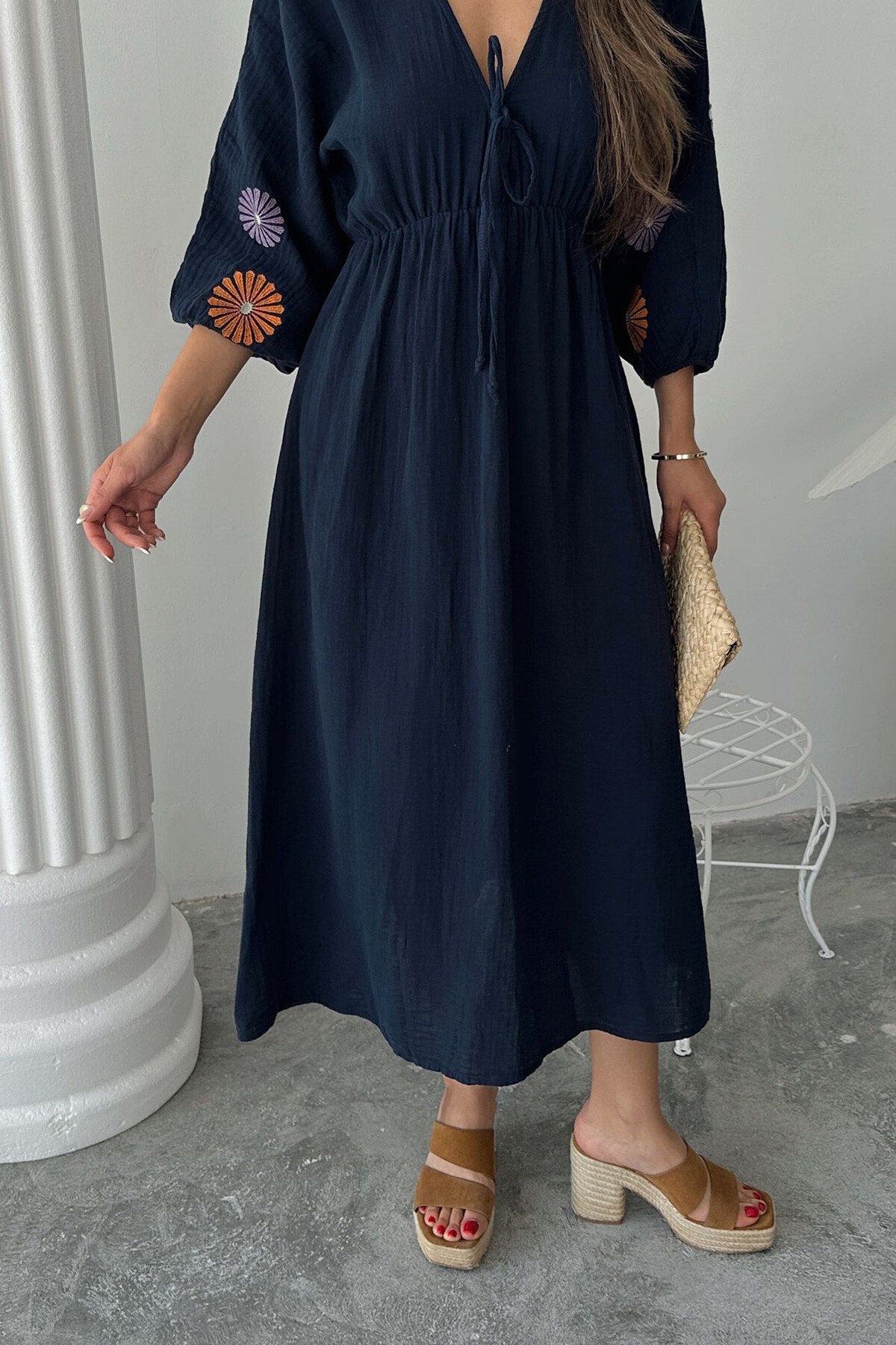 Lacivert V Yaka Balon Kol Bağcıklı Astarlı Uzun Elbise