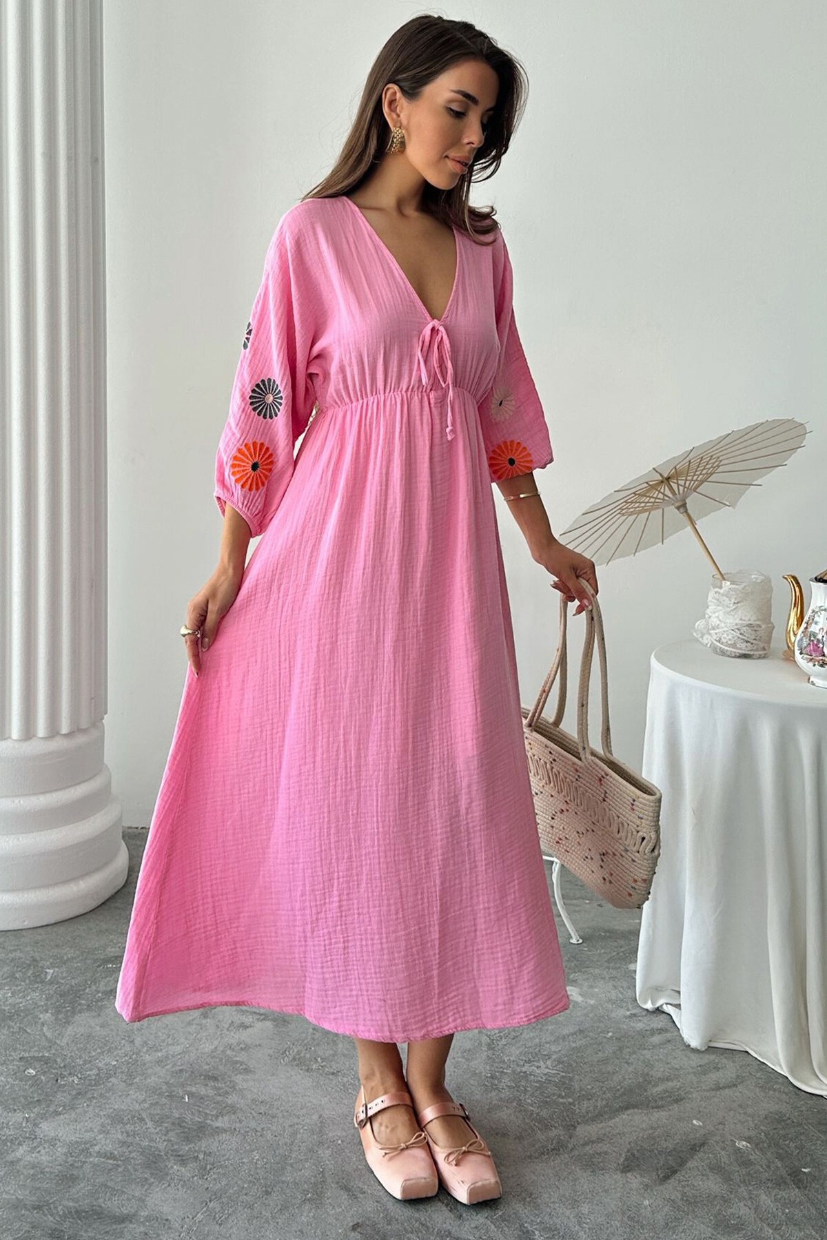 Pembe V Yaka Balon Kol Bağcıklı Astarlı Uzun Elbise