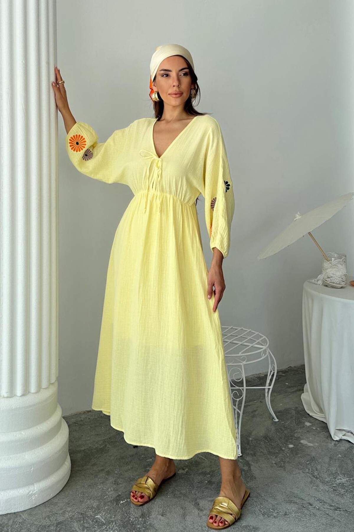 Sarı V Yaka Balon Kol Bağcıklı Astarlı Uzun Elbise