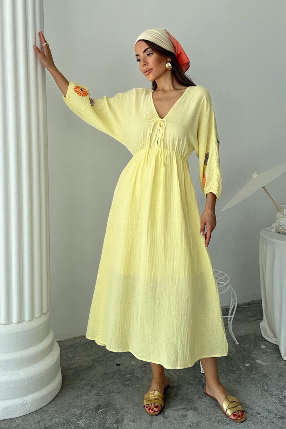Sarı V Yaka Balon Kol Bağcıklı Astarlı Uzun Elbise