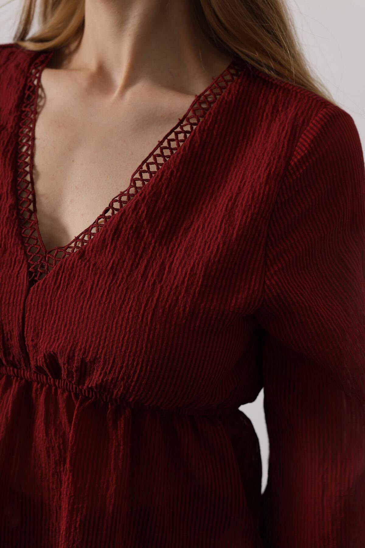 Bordo V Yaka Dantelli Eteği Fırfırlı Bluz