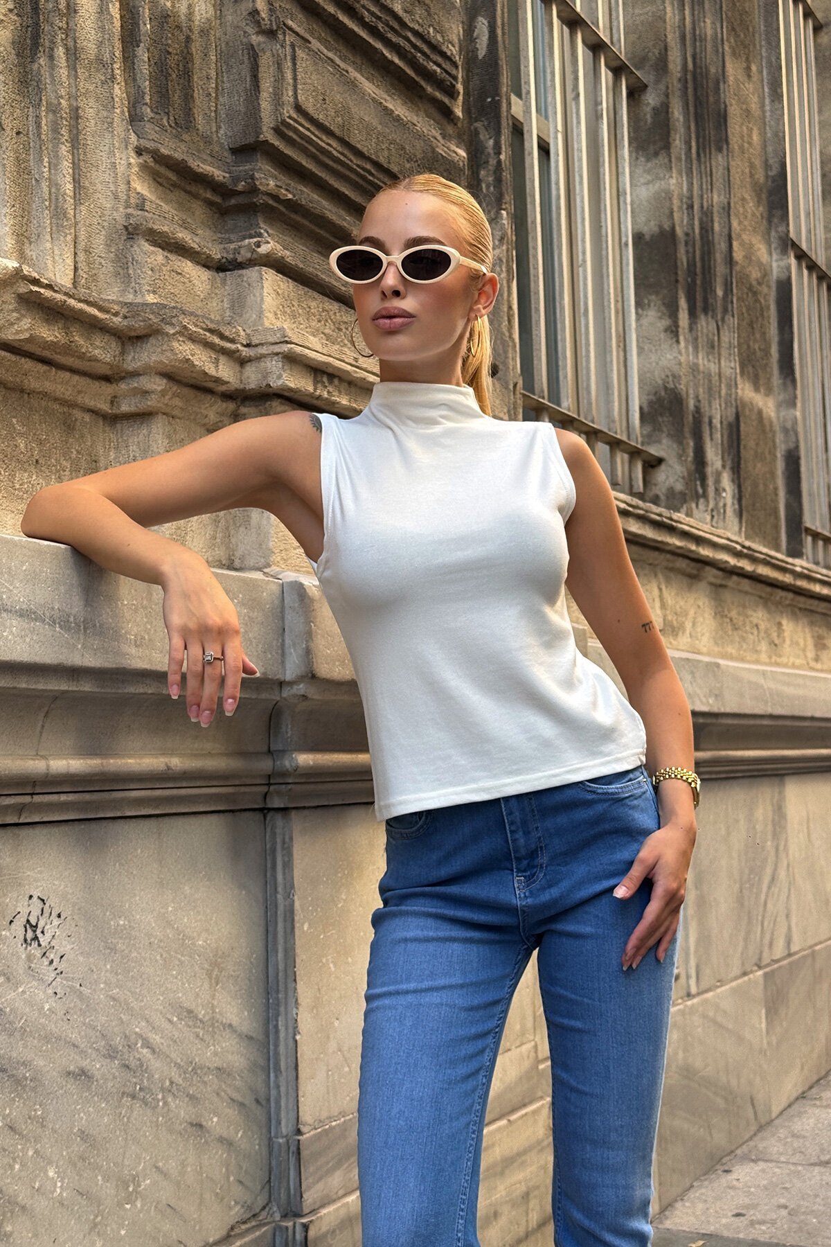 Beyaz Yarım Balıkçı Yaka Basic Bluz