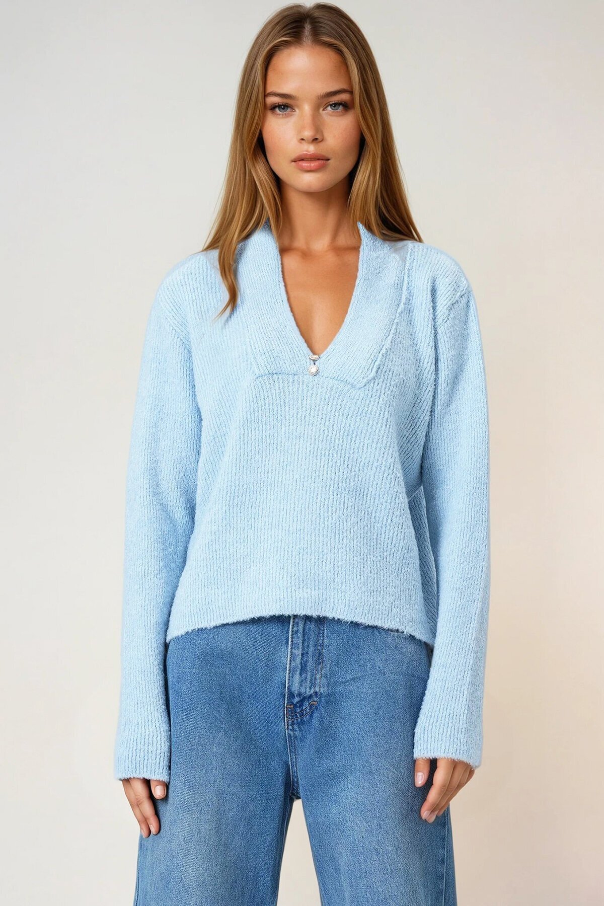 Aksesuar Detaylı V Yaka Uzun Kollu Triko Bluz