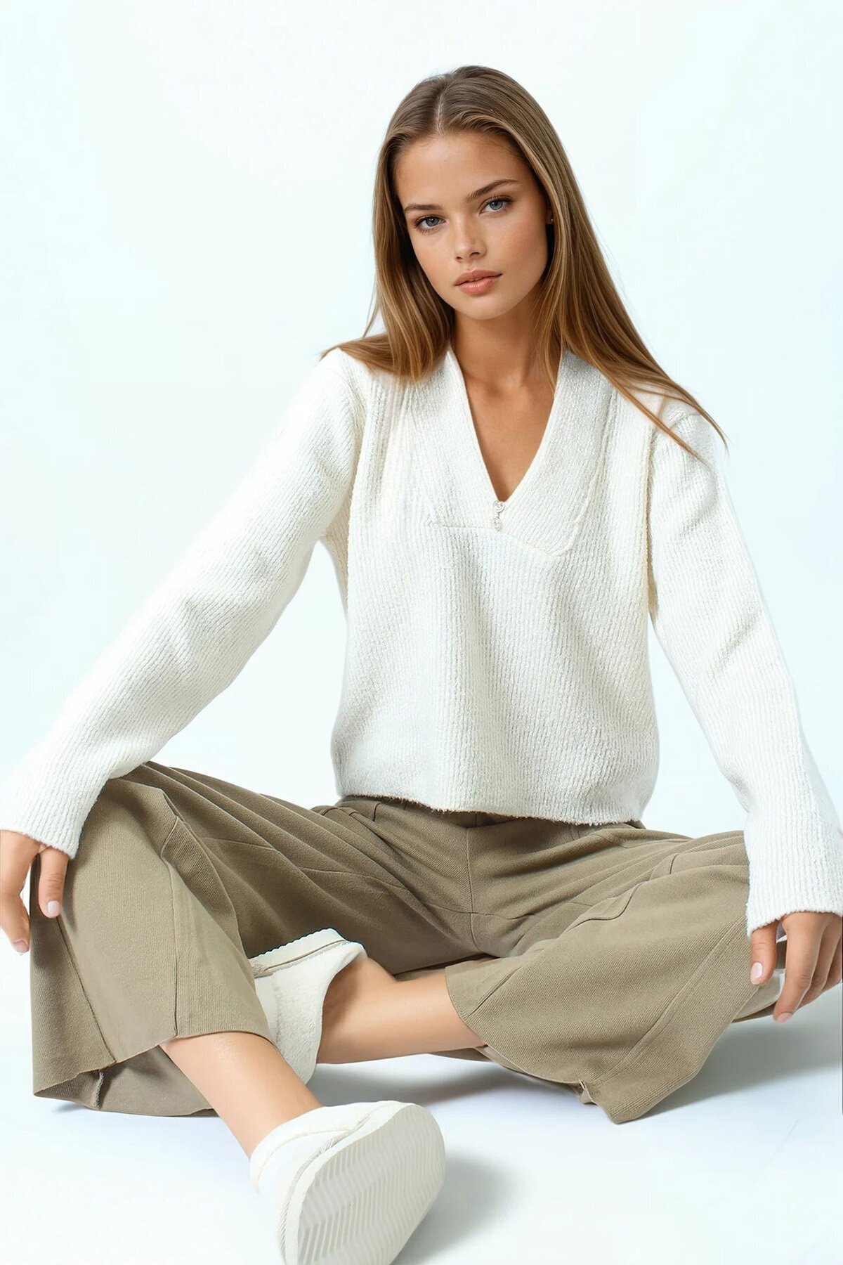 Aksesuar Detaylı V Yaka Uzun Kollu Triko Bluz