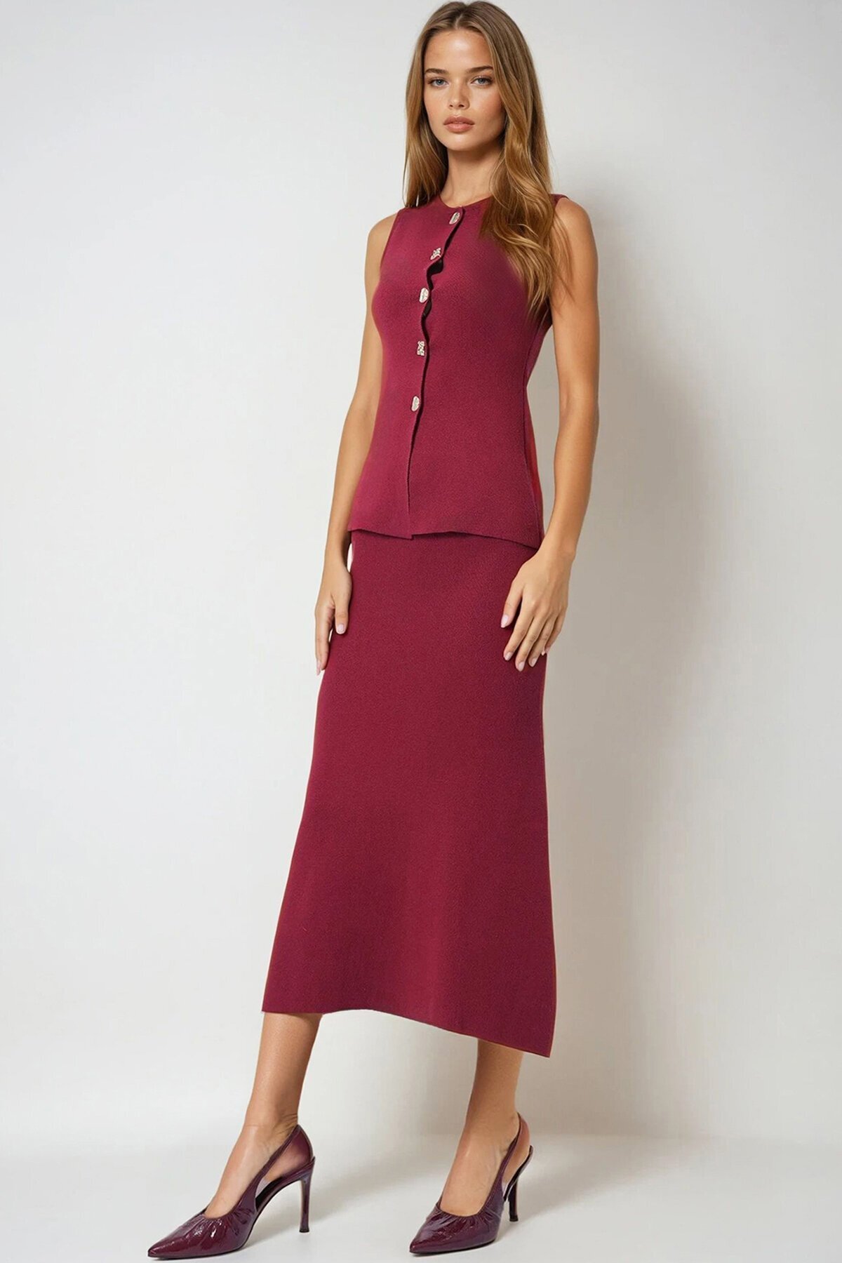 Aksesuar Düğmeli Yelek Ve Maxi Boy Etek Triko Takım